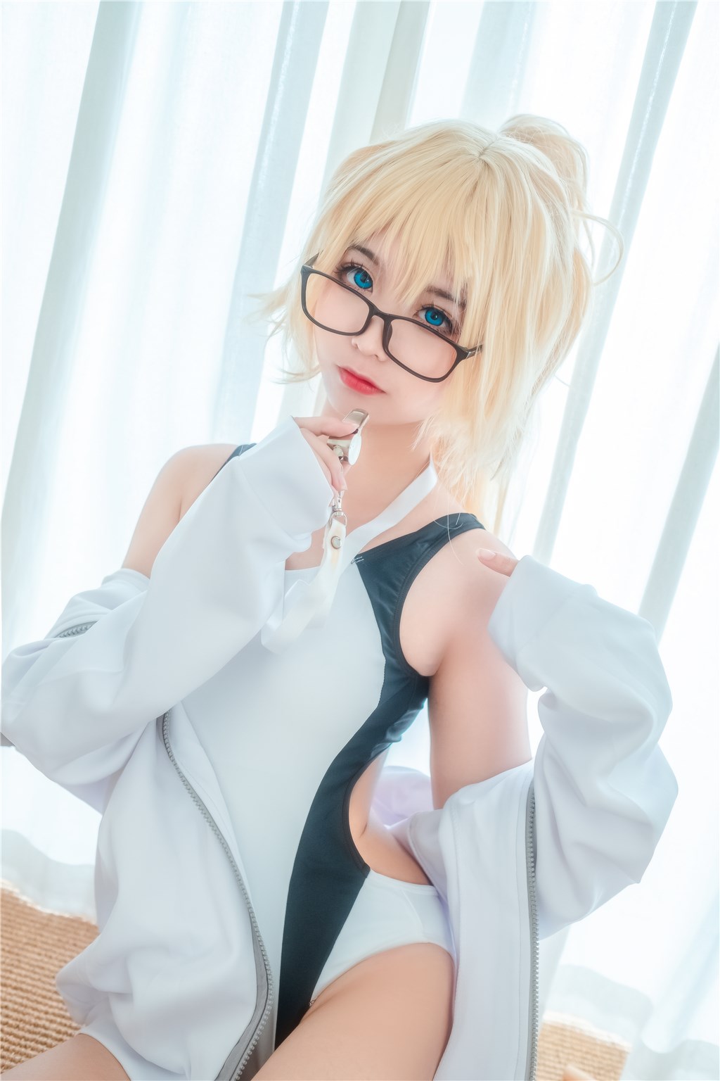 黑料吃瓜：某健身女神竟是隐藏的情色主播？网友不敢相信！，网红健身主播